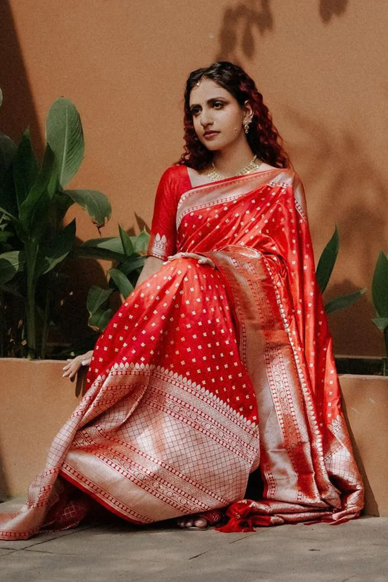 Arresting Red Soft Silk Saree With Delightful Blouse Piece