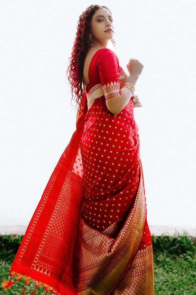Arresting Red Soft Silk Saree With Delightful Blouse Piece
