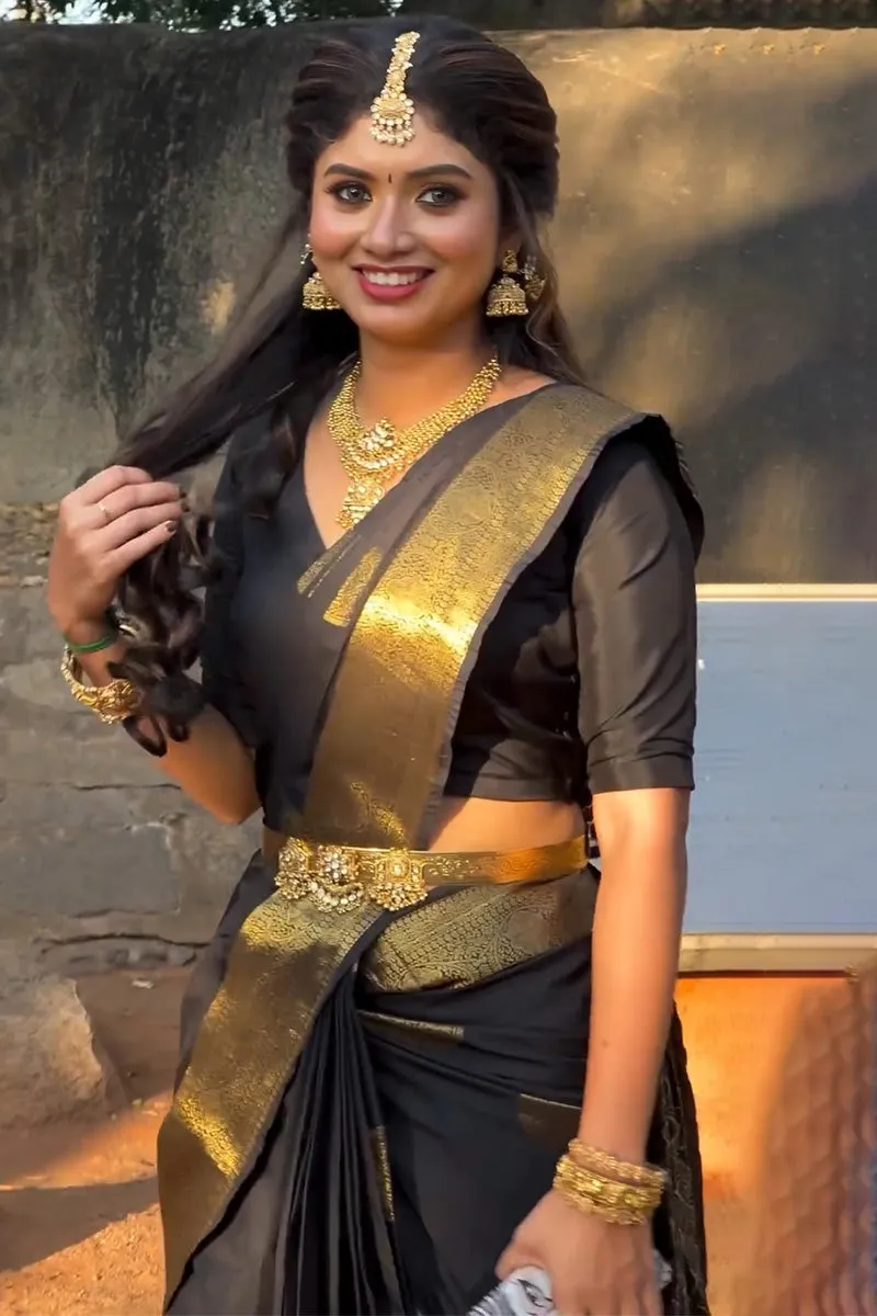 Conflate Black Soft Silk Saree With Demure Blouse Piece