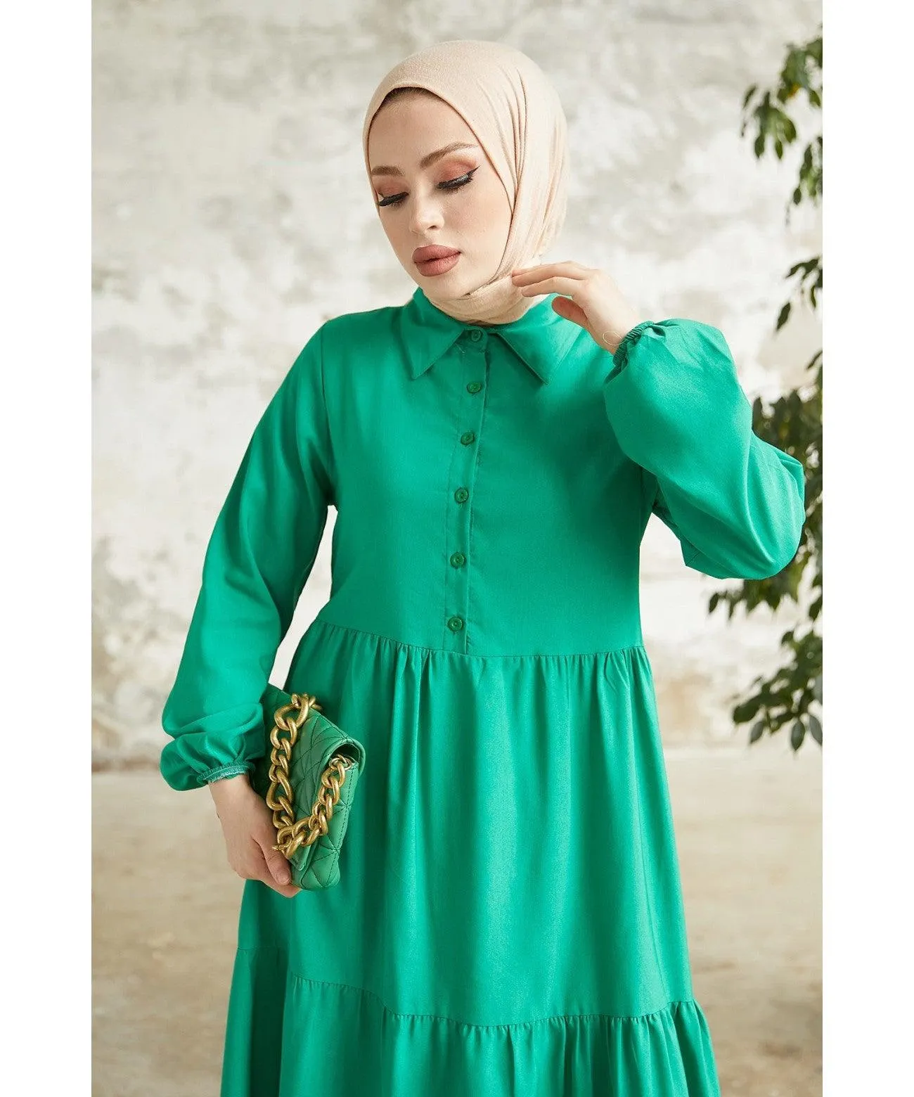 Green Modest Long Collar Tiered Dress for Women | Stylish and Comfortable
