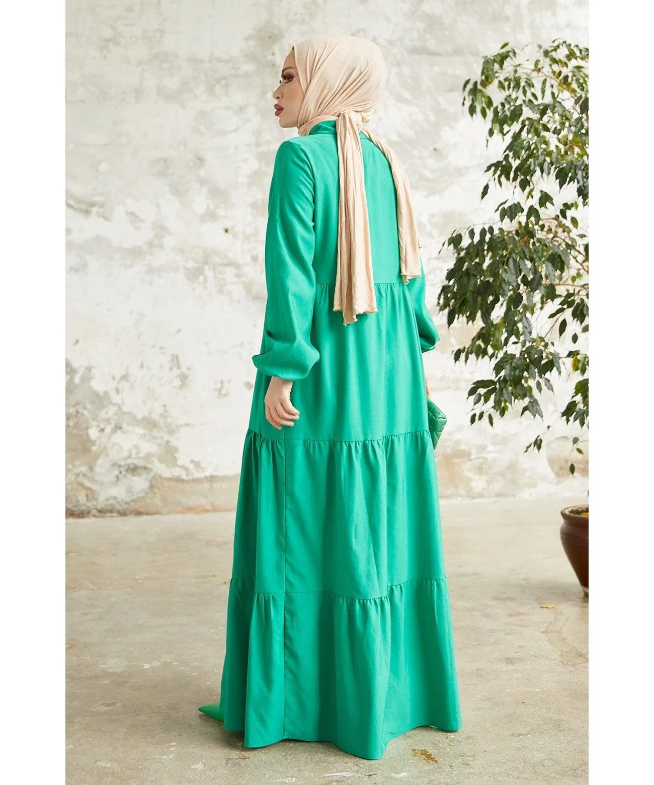 Green Modest Long Collar Tiered Dress for Women | Stylish and Comfortable