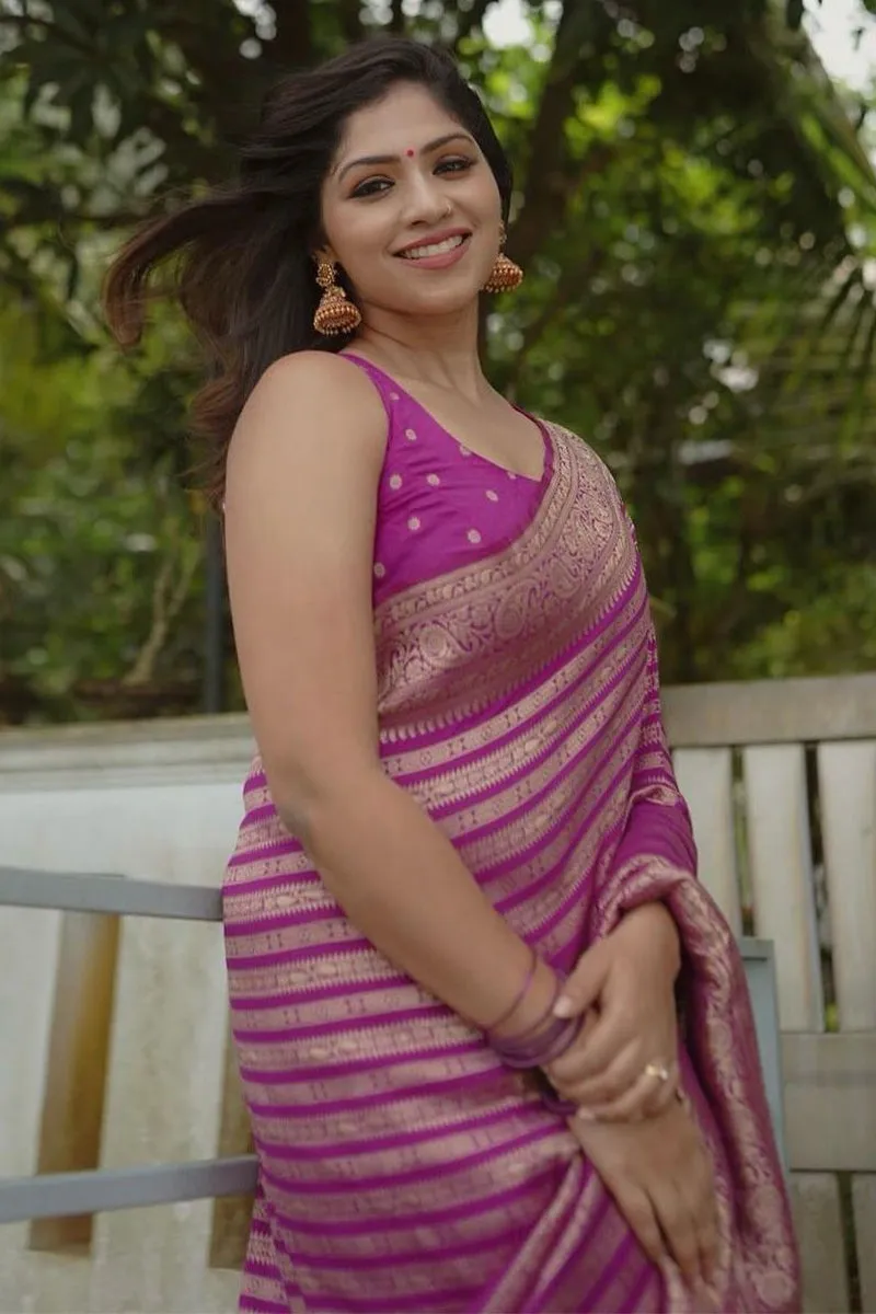 Incomparable Magenta Soft Silk Saree With Resonant Blouse Piece