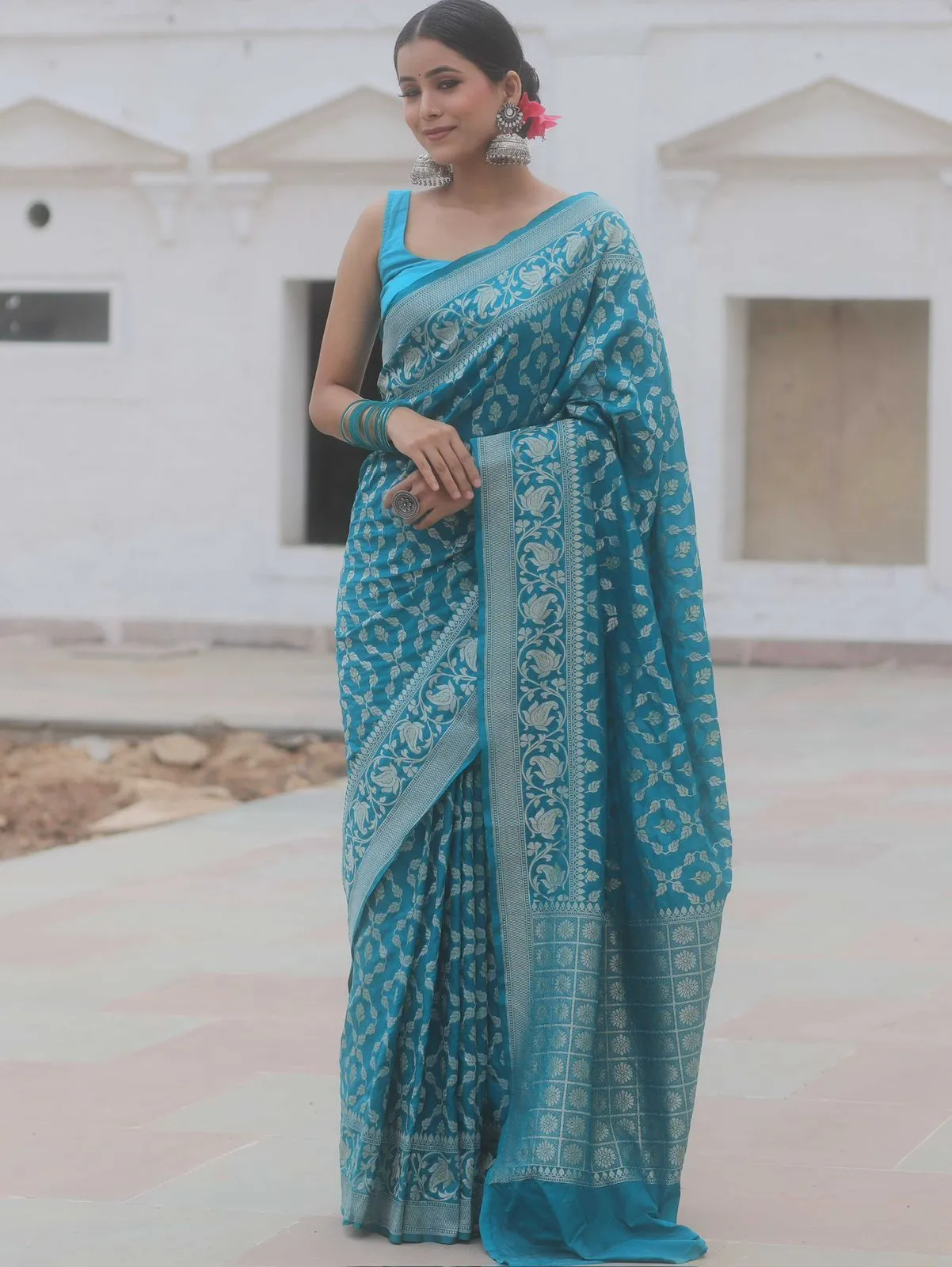 Incredible Firozi Soft Silk Saree With Artistic Blouse Piece
