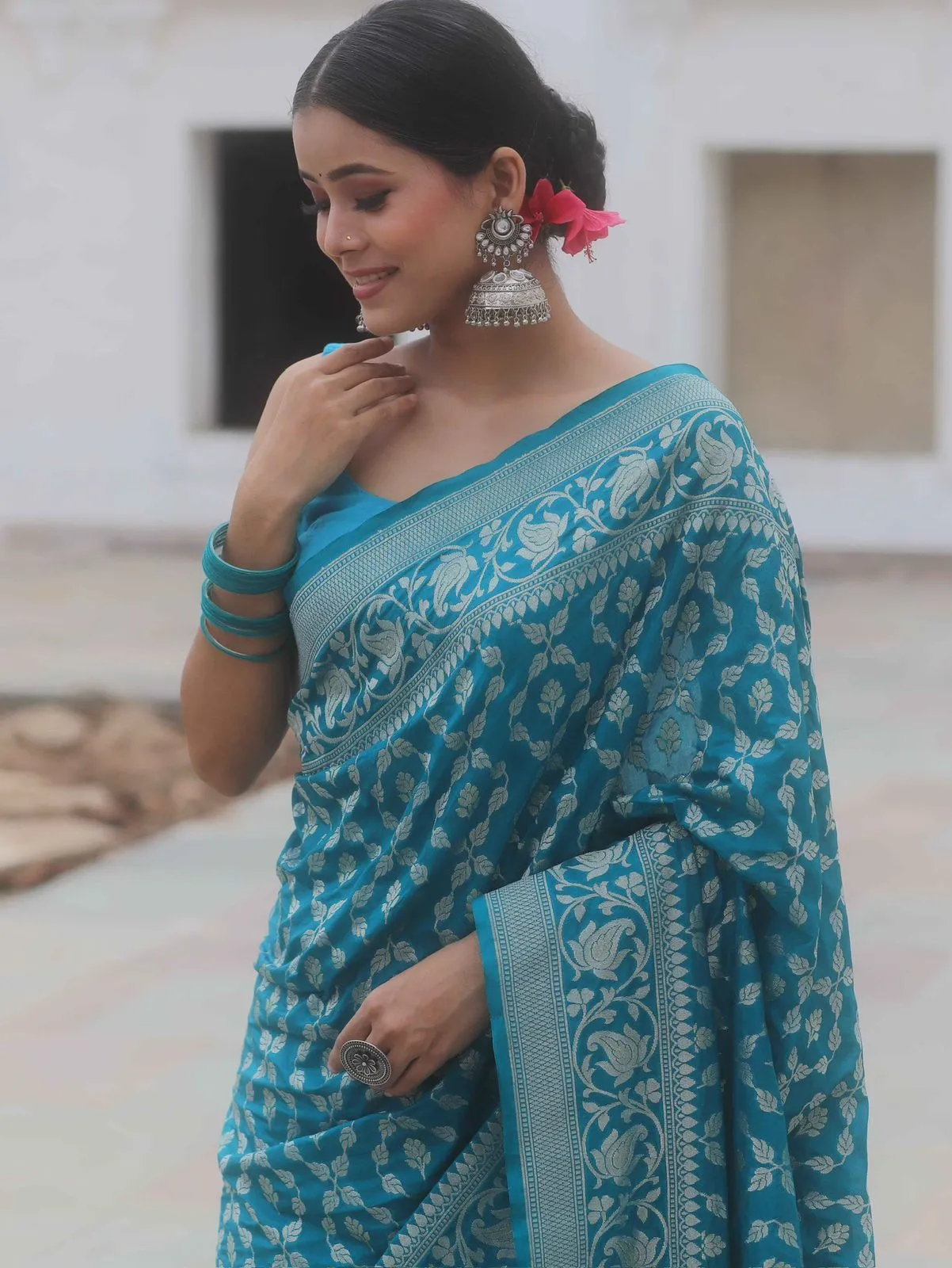 Incredible Firozi Soft Silk Saree With Artistic Blouse Piece