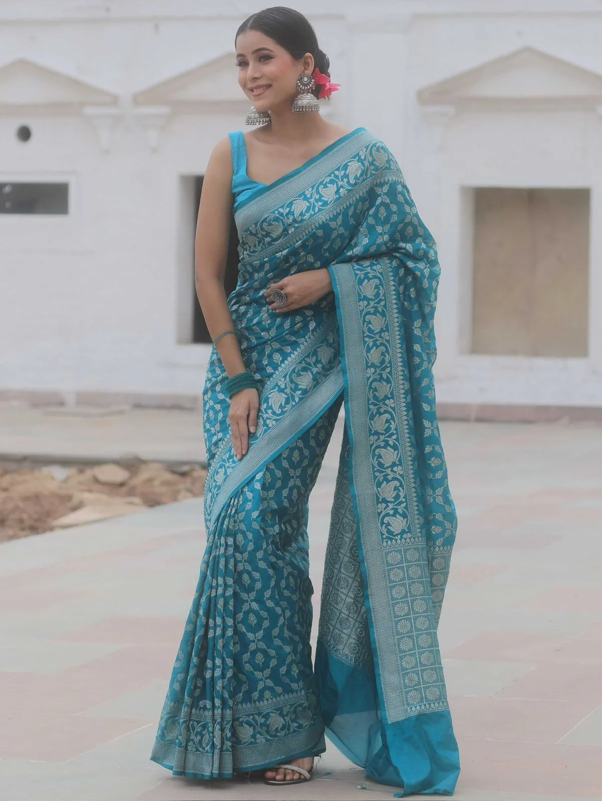 Incredible Firozi Soft Silk Saree With Artistic Blouse Piece