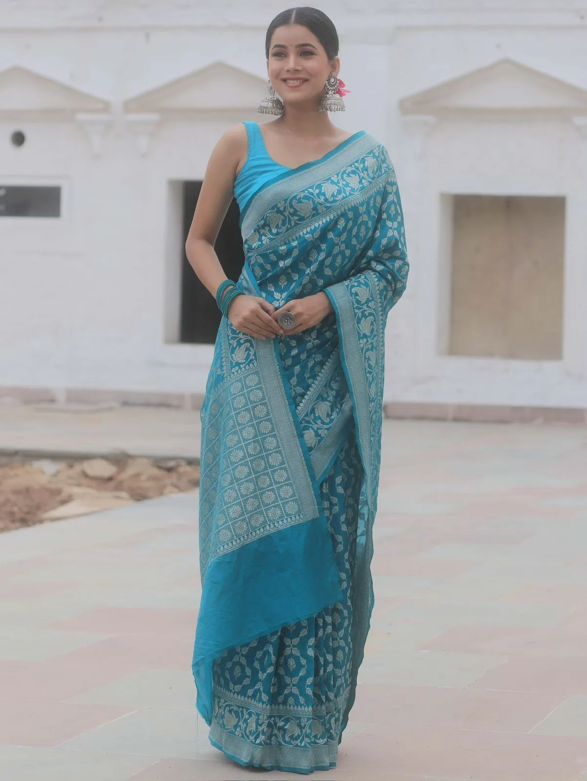 Incredible Firozi Soft Silk Saree With Artistic Blouse Piece