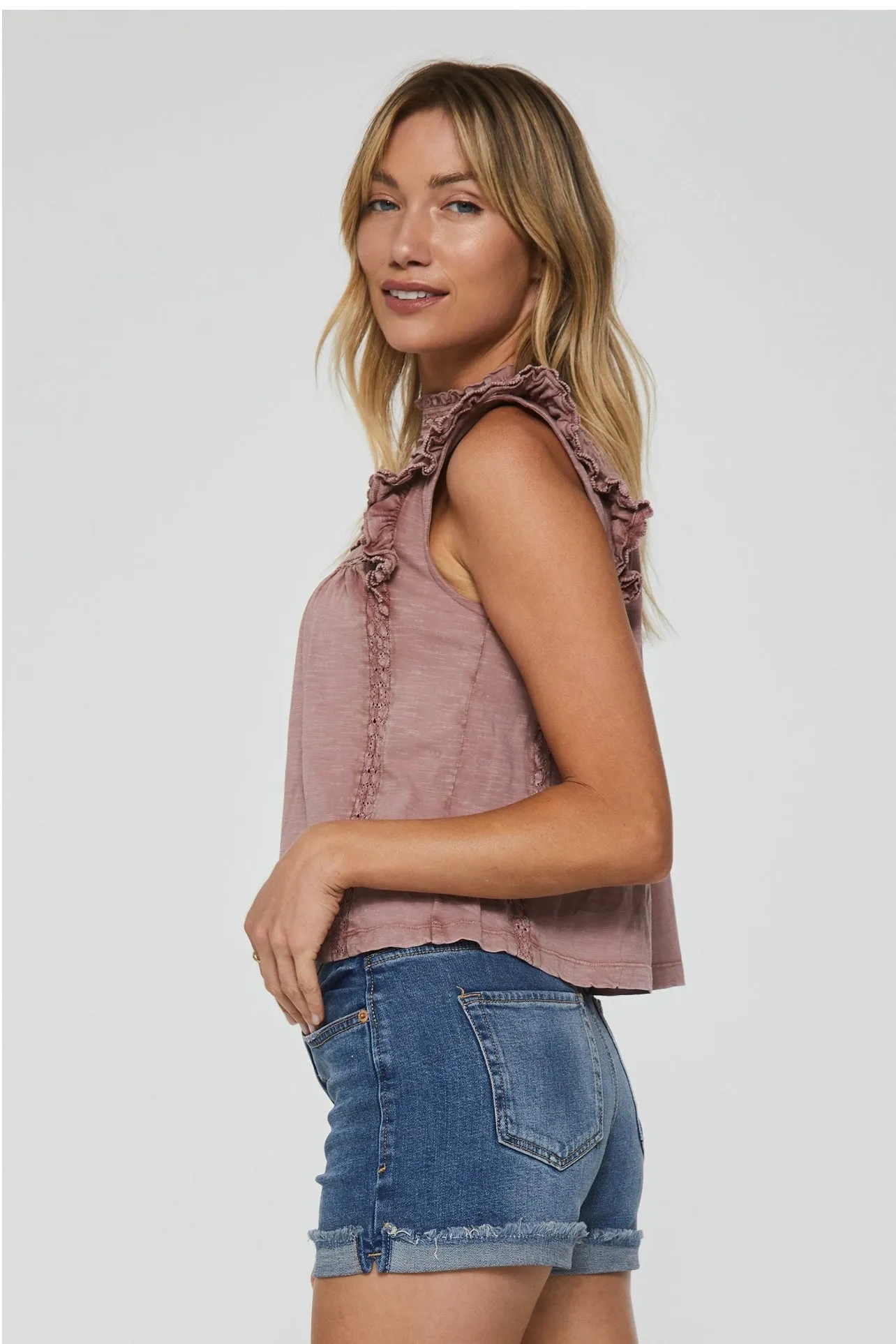 KENDRA LACE SEAM TOP