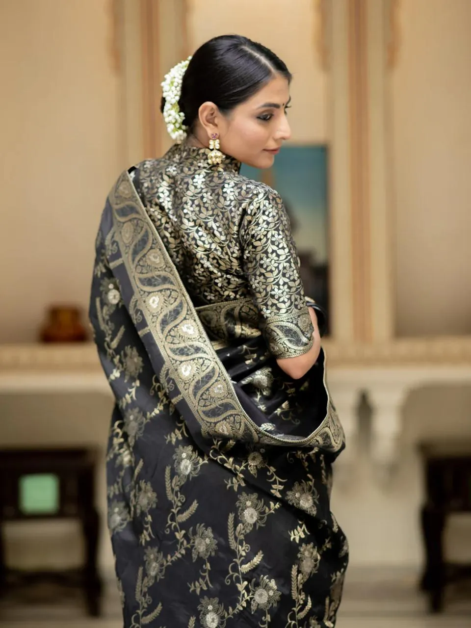 Luxuriant Black Soft Silk Saree With Angelic Blouse Piece
