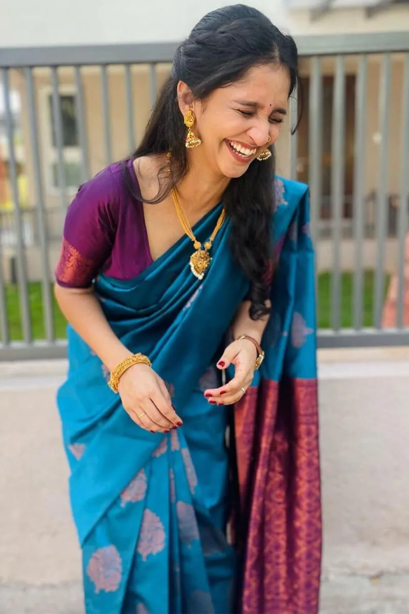 Ravishing Rama Soft Silk Saree With A dreamy Blouse Piece