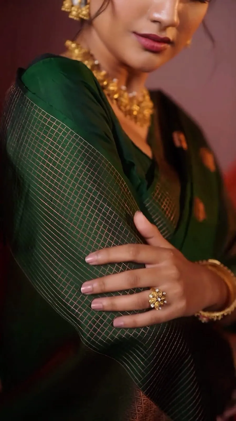 Tempting Dark Green Soft Silk Saree With Lissome Blouse Piece