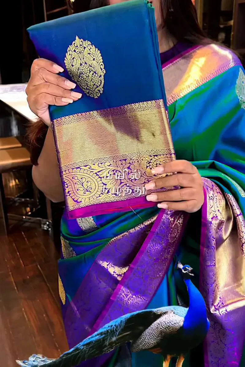 Vestigial Blue Soft Silk Saree With Susurrous Blouse Piece