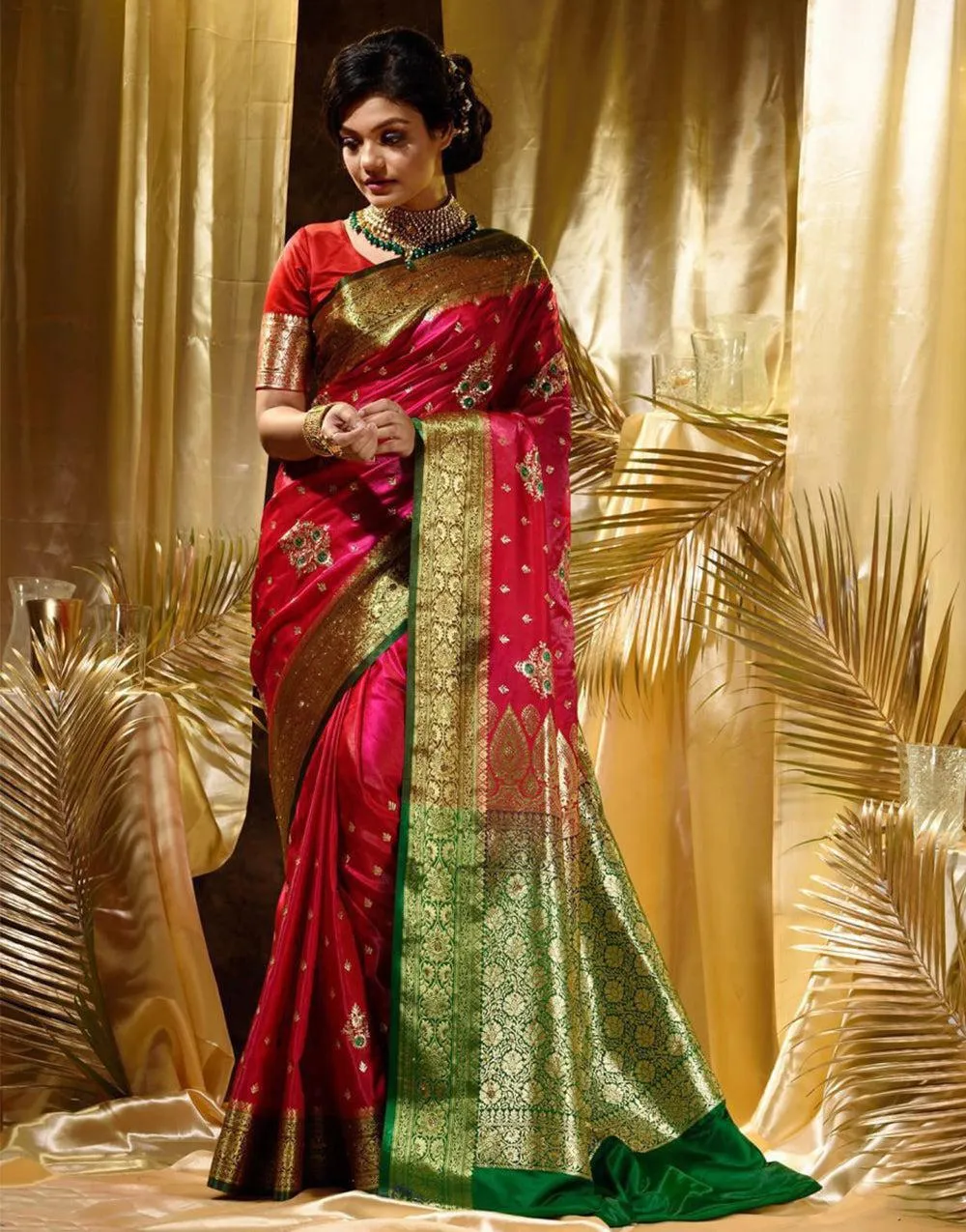 Vibrant Red Soft Silk Saree With Majestic Blouse Piece