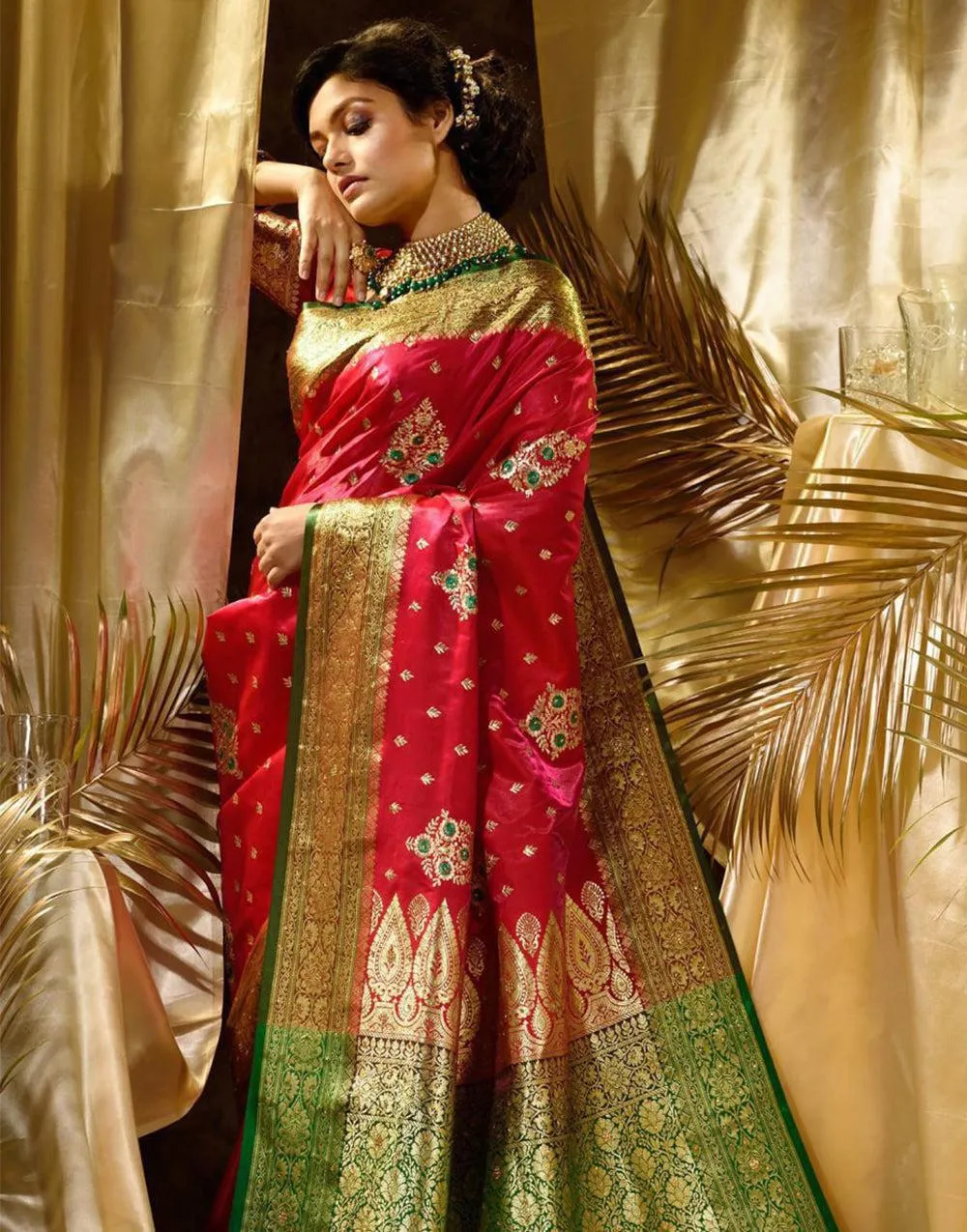 Vibrant Red Soft Silk Saree With Majestic Blouse Piece